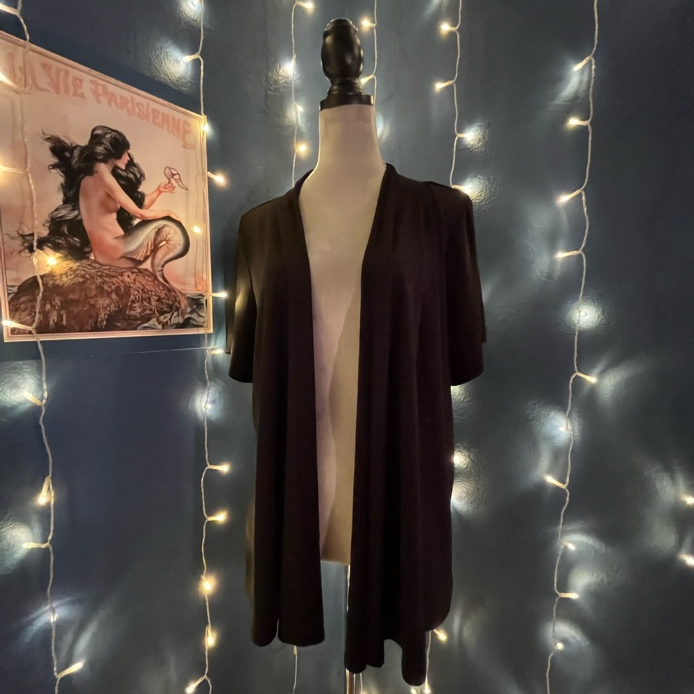 COPY - Black Shortsleeved Cardigan